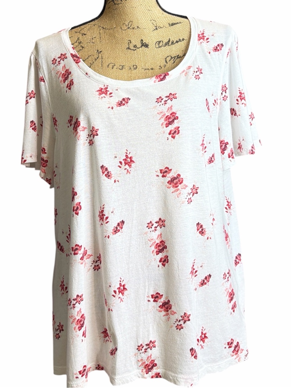 Lucky Brand. White Tee with Pink Floral Print EC. Size X-Large
